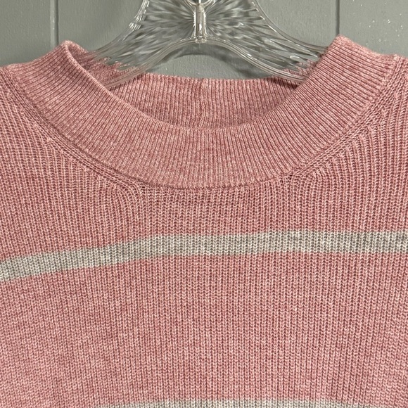 AMERICAN EAGLE Jegging Fit Pink and Light Gray Stripe Sweater Size Large - Picture 3 of 6